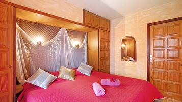 1 chambre, fer et planche Ă  repasser, Wi-Fi gratuit, draps fournis