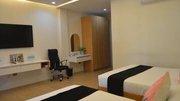 Premium bedding, pillowtop beds, desk, free WiFi