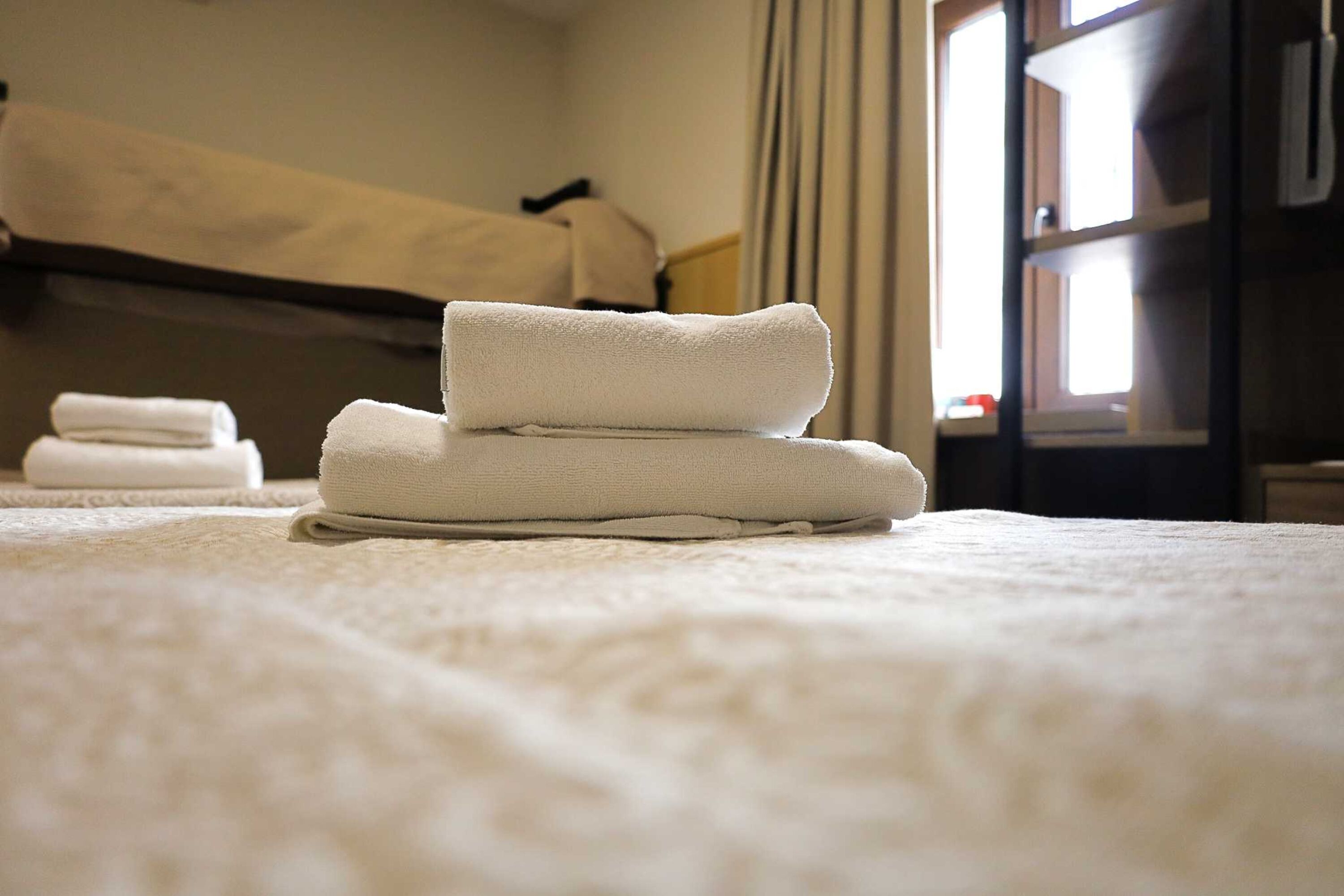 Basic Single Room, 1 Twin Bed | Bathroom | Free toiletries