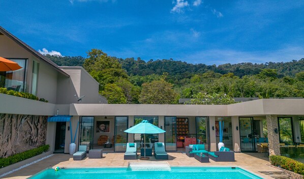 Outdoor pool - White Monkey Villa - Private Pool & Jacuzzi @Seaview (Langkawi)