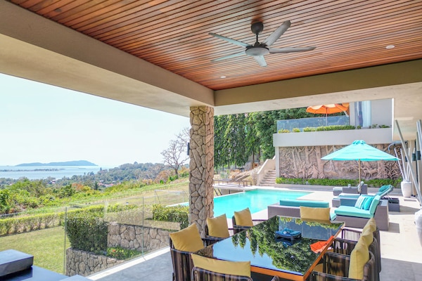 Outdoor Dining Area with a stunning view over the Andaman Sea