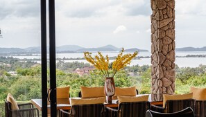 Dining - White Monkey Villa - Private Pool & Jacuzzi @Seaview (Langkawi)