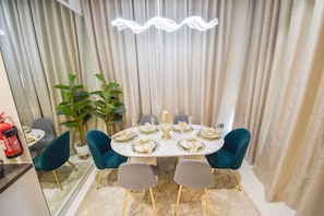 Departamento Deluxe | Servicio a la habitación