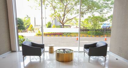 OYO 93432 Tree Room Hotel