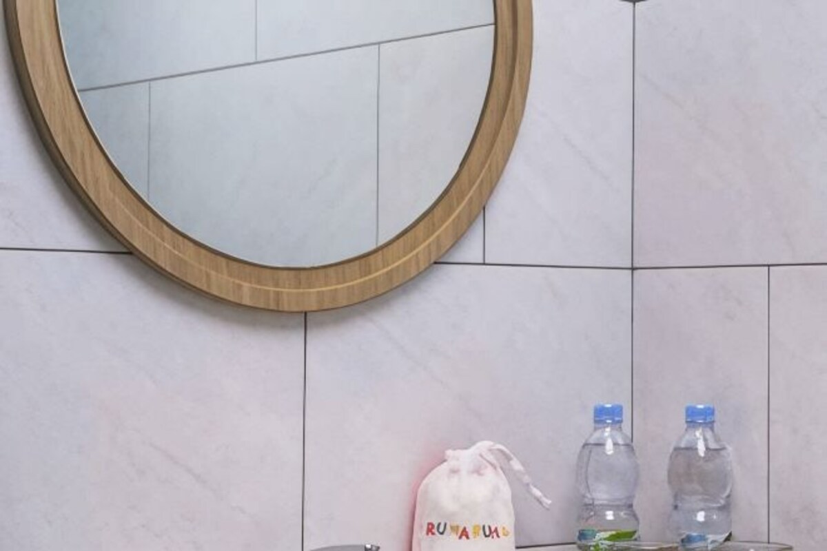 مستلزمات مجانية للعناية الشخصية، مناشف، صابون، شامبو