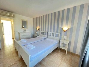 1 bedroom, iron/ironing board, travel cot, free WiFi