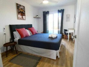 1 bedroom, iron/ironing board, travel cot, free WiFi