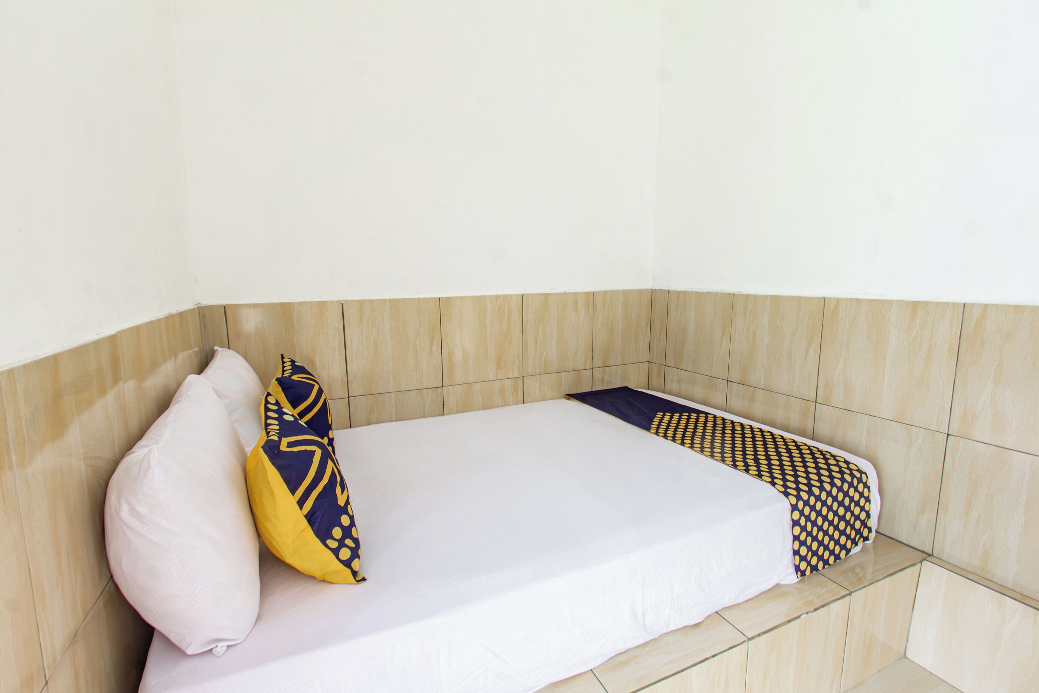 Habitación económica doble | Wifi gratis y ropa de cama