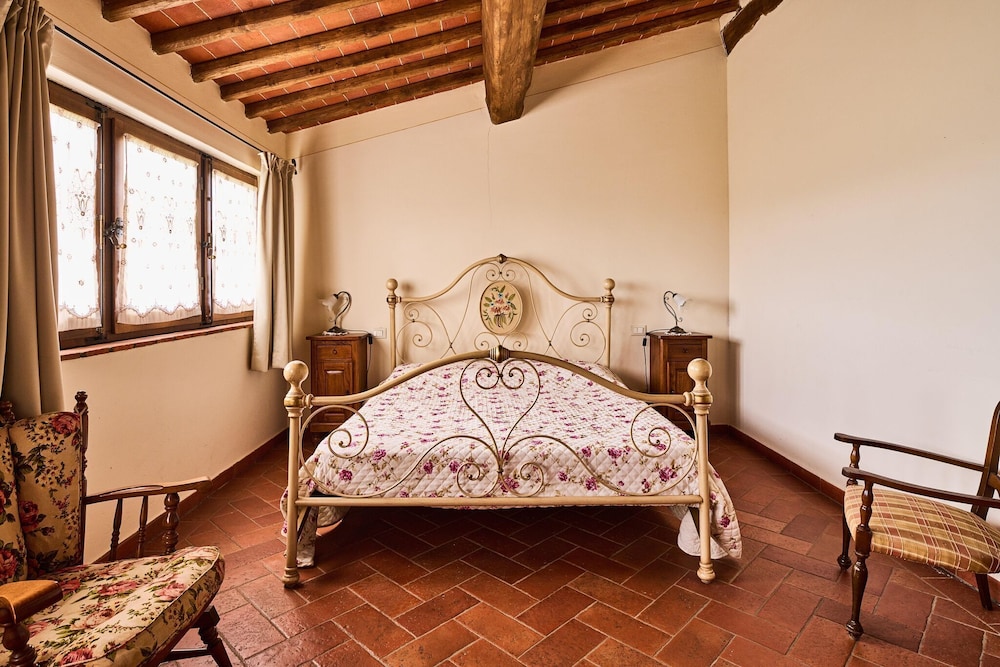 Geräumige Wohnung In Villa Mit Pool - Monti del Chianti