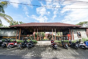 Front of property - Bingin Lodge Uluwatu (Pecatu)