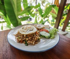 Daily continental breakfast (IDR 150000 per person)