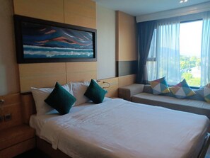 尊爵雙人房 | 高級寢具、迷你吧、客房內保險箱、獨特裝潢