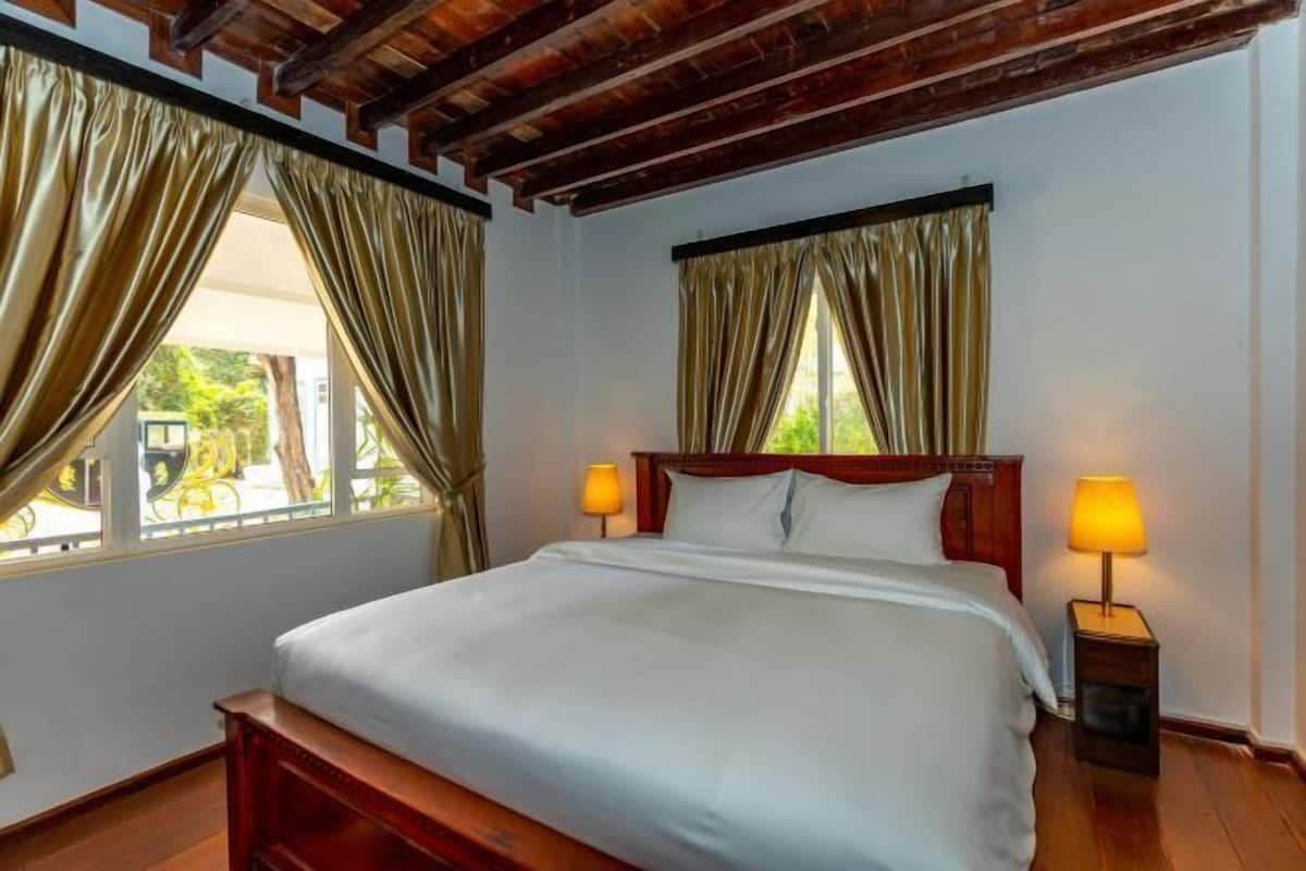 Egyptian cotton sheets, premium bedding, individually decorated