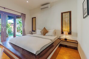 Traditional Villa | 2 bedrooms, in-room safe, individually decorated, individually furnished