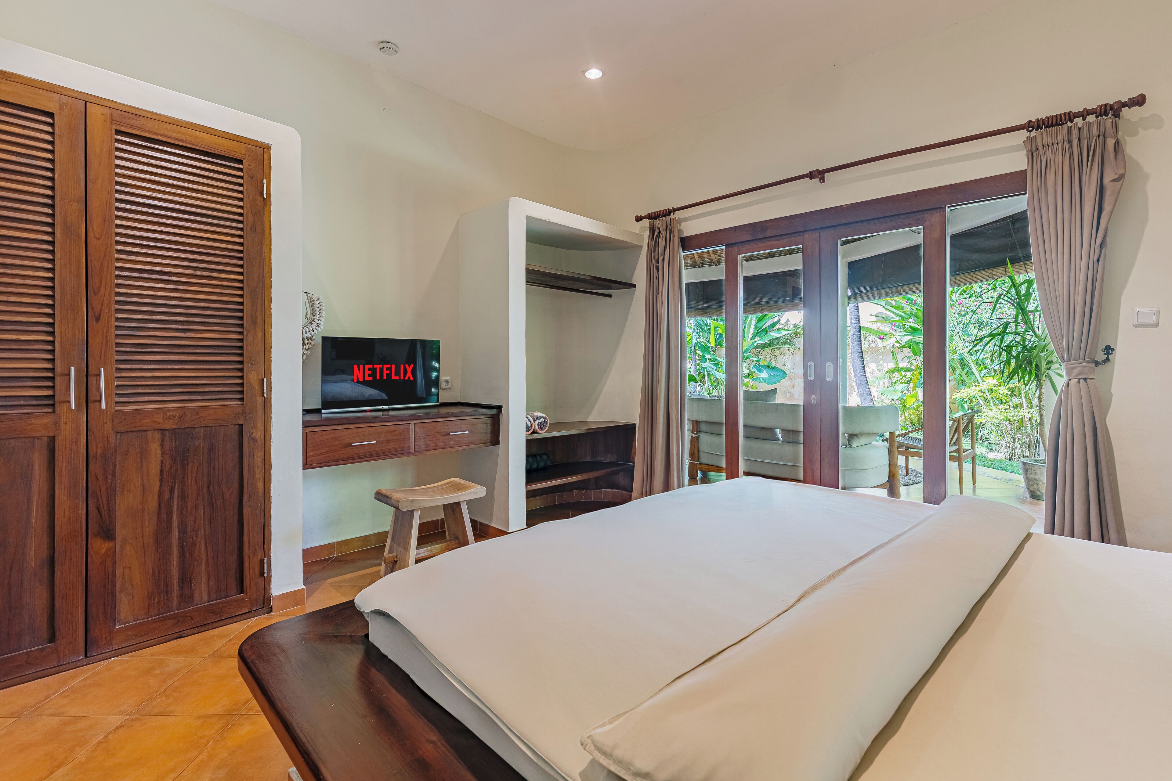 Traditional Villa | 2 bedrooms, in-room safe, individually decorated, individually furnished