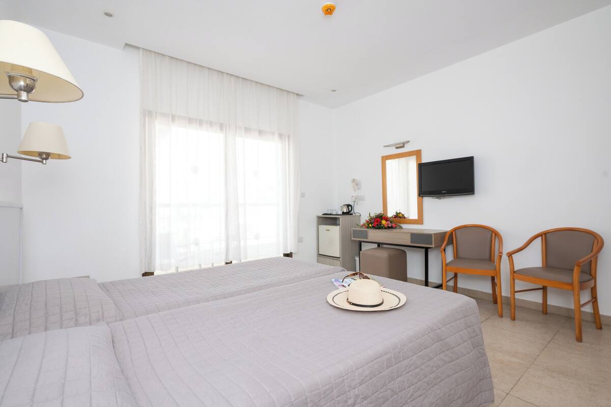 Basic Twin Room (Inland View)