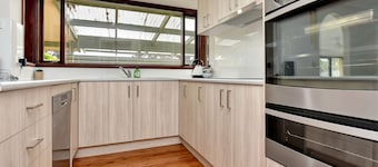 Breezy Bayside Haven at Brightwaters