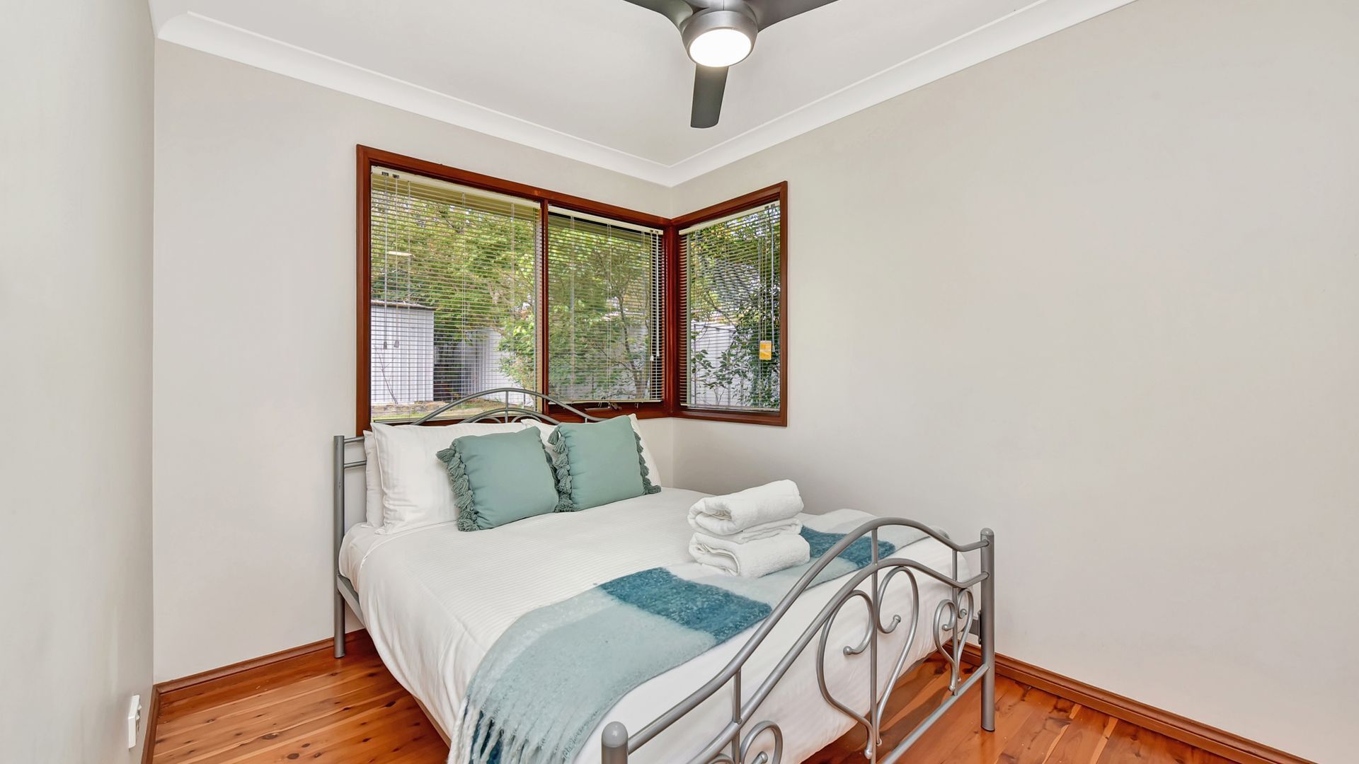 4 bedrooms, iron/ironing board, free WiFi