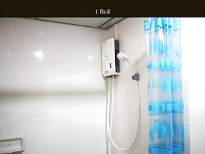 Bathroom - Baanbudsarin Apartment (Sing Buri)
