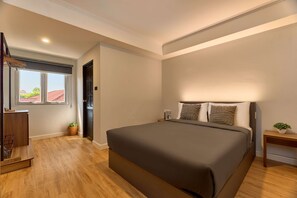 Standard Queen Room | Free WiFi, bed sheets - Thapae60 Mini Hotel (Chiang Mai)