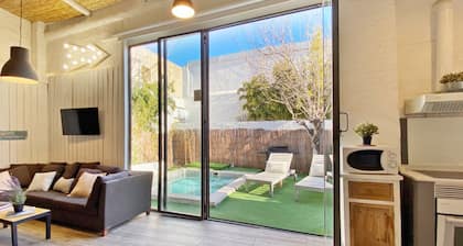 This 4 + 1 bedroom and 3 bathroom dream house