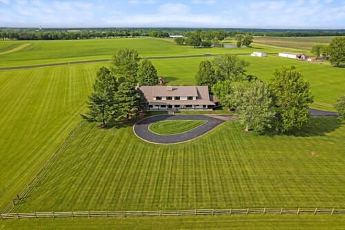 Landing(43M0)- Sleeps 20 + Airway Strip + Hot Tub