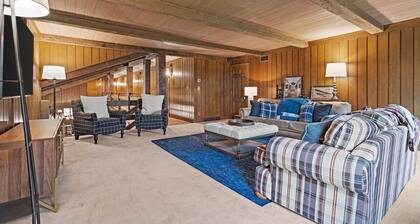 Landing(43M0)- Sleeps 20 + Airway Strip + Hot Tub