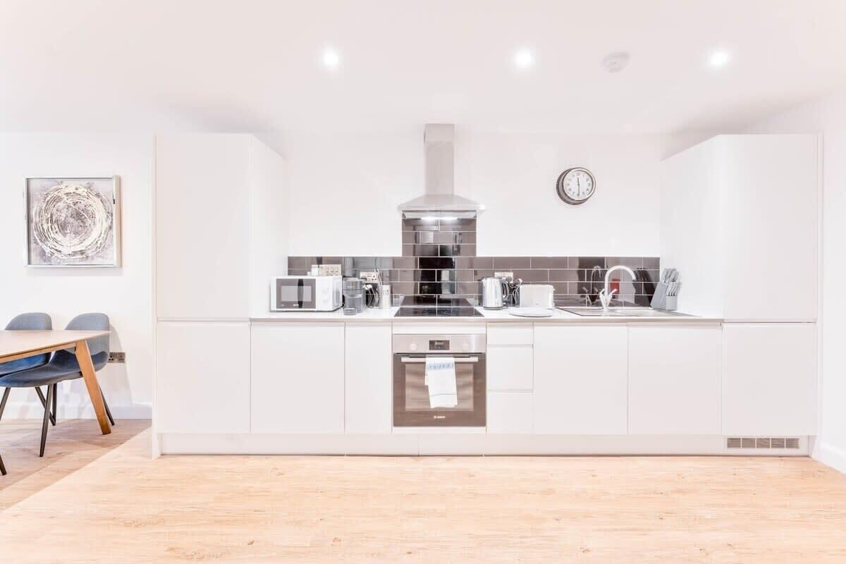 冰箱、微波炉、烤箱、炉灶