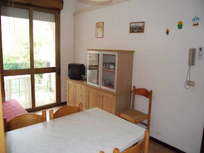 Apartment, 1 Bedroom, Balcony | Room amenity