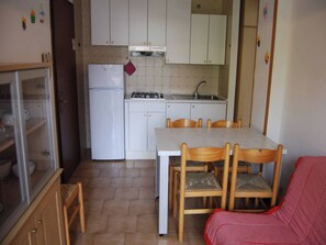 Leilighet, 1 soverom, balkong | Spisestue