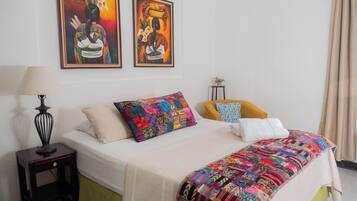 Habitación clásica, vista al jardín | Caja de seguridad en la habitación, insonorización y wifi gratis