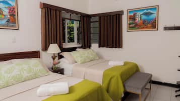 Chambre Classique, 2 lits doubles | 1 chambre, coffres-forts dans les chambres, chambres insonorisées