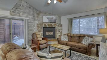 Smart-tv en een open haard