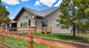 Exterior - This cozy hideaway is your home away from home! (Pagosa Springs)