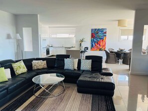 TV - Sea Retreat (Robe)