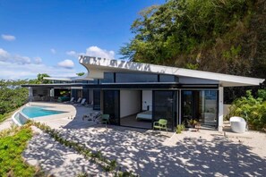 Exterior - Luxurious Ultramodern Property with Private Suites, Infinity Pool, and Sweeping Ocean and Mountain Views (Las Catalinas)