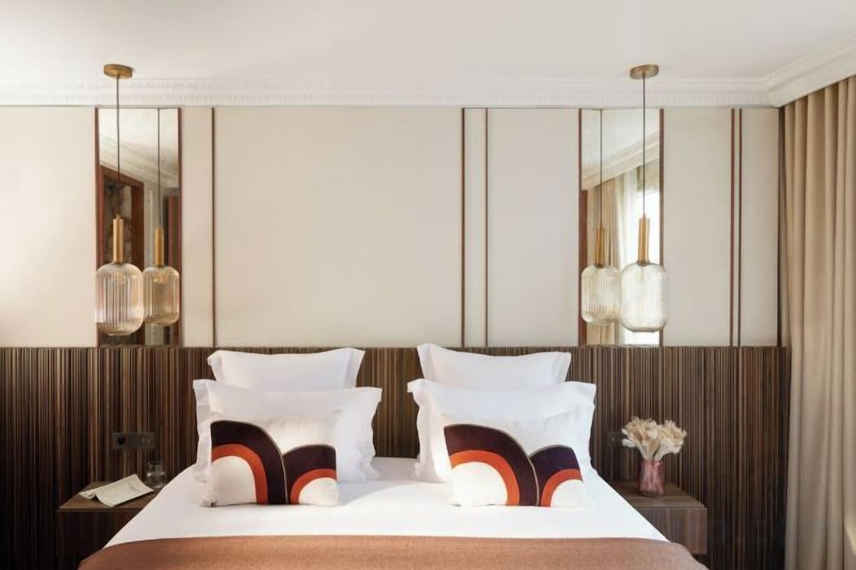 2 bedrooms, Egyptian cotton sheets, premium bedding, pillow-top beds