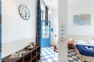 家庭四人房, 1 间卧室, 无烟房, 花园景观 (AU CLAIR DE LA LUNE) | 高档床上用品、办公桌、笔记本电脑工作区、隔音