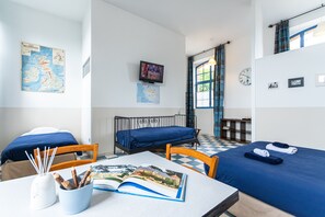 Quadrupla familiare, 1 camera da letto, non fumatori, vista giardino (AU CLAIR DE LA LUNE) | Biancheria da letto di alta qualità, una scrivania, postazione laptop