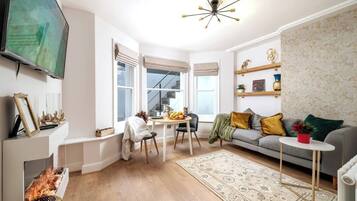 Smart TV, fireplace, offices