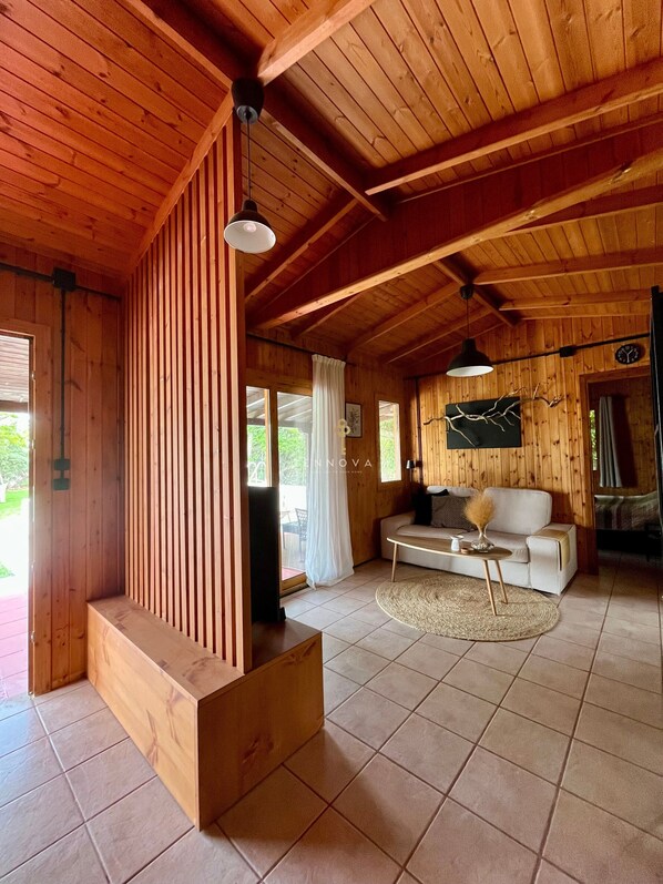 Traditional House | Living room | TV - Zennova 25  Casa Mocha  (Sithonia)