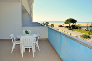 Balcony - Beach Retreat for up to 6 Guests - Beahost Rentals (San Michele al Tagliamento)