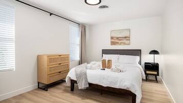 1 bedroom, desk, iron/ironing board, free WiFi