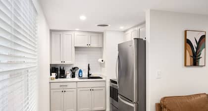 The Silo 8 - Modern 2BD in a Quiet Neighborhood