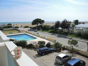 Appartement, 1 slaapkamer, balkon, uitzicht op zee | Zwembad | Een buitenzwembad
