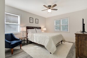 デラックス アパートメント | 2 室のベッドルーム、デスク、遮光カーテン、アイロン / アイロン台