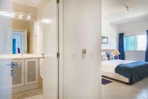 Family Apartment | Bathroom