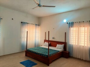 4 bedrooms, WiFi, bed sheets - Majestueuse Villa Tradi Moderne (Ouidah)