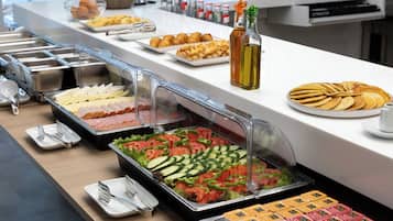 Dagelijks ontbijtbuffet (EUR 9 per persoon)