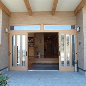 Exterior detail - Akatsukien (Kitaibaraki)
